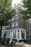 Amsterdam 14 juli 2005
Winkel en appartementen van Herman Heinsbroek in de Saenredamstraat .