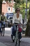 Amsterdam 30 juli 2005
Jennifer Hofman op de fiets in Amsterdam