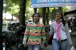 Amsterdam 30 juli 2005
Jody Bernal en Shanne Breukhoven op cornelis schuytstraat