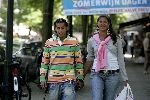 Amsterdam 30 juli 2005
Jody Bernal en Shanne Breukhoven op cornelis schuytstraat
