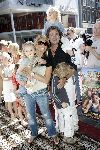 Amsterdam 10 juli 2005
Premiere Zoop in Tuschinski.
Marco Borsato met Leontine Borsato en Luca Senna en jada