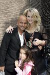 Amsterdam  28 juli 2005
Frans Molenaar modeshow bij amsterdam fashion week bij westergasfabriek. Maria Kooistra met man Steve en dochter