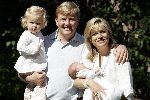 Wassenaar 17 juli 2005
Fotomoment met Maxima Amalia Prins Willem Alexander en Alexia bij hun woning 