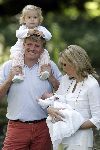 Wassenaar 17 juli 2005
Fotomoment met Maxima Amalia Prins Willem Alexander en Alexia bij hun woning 