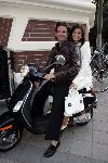 Amsterdam 23 juli 2005
Feestje in the Mansion in Amsterdam.
Pascal Zantman met vriendin op vespa scooter