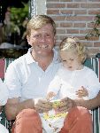 Wassenaar 17 juli 2005
Fotomoment met Maxima Amalia Prins Willem Alexander en Alexia bij hun woning 