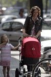 Amsterdam 13 juli 2005
Prinses Marilene met Anna v Vollenhoven Lucas v Vollenhoven en kinderwagen met Felicia