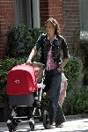 Amsterdam 13 juli 2005
Prinses Marilene met Anna v Vollenhoven Lucas v Vollenhoven en kinderwagen met Felicia
