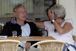 Amsterdam  28 juli 2005
Rijk de Gooijer op terras met zijn vriendin Nel.