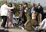 Amsterdam 30 juli 2005
Thom Hoffman en Giam Kwee trouwen  bij Kaap Kot. met zoontje