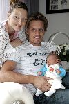 Rotterdam 22 juli 2005
Winston Post en Denise v Rijswijk met hun zoon Jayden