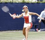 Rosmalen, 22 Juni 2006 Tennis Ordina Open 2006 Brenda Schultz verliest in de kwartfinale met 6-3 en 6-4 van Dinara Safina
© Foto Edwin van Zandvoort