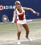 Rosmalen, 22 Juni 2006 Tennis Ordina Open 2006 Brenda Schultz verliest in de kwartfinale met 6-3 en 6-4 van Dinara Safina
© Foto Edwin van Zandvoort