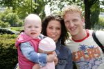 Amsterdam 6 juni 2006
Vertrek Nederlands elftal vanaf het hilton in Amsterdam naar WK.
Dirk kuyt met zijn vrouw Gertrude en dochter Noelle