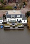 Nigtevecht 10 April 2006
Huis Anouk Smulders en Edwin Smulders vanuit de lucht gezien.