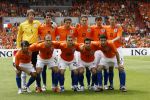 Rotterdam, 5 Juni 2006 Laatste oefeninterland nederlands elftal op weg naar het WK 2006 in Duitsland.
Nederland-Australie, eindstand 1-1
staande v l.n.r. Edwin v d Sar, Ruud v Nistelrooy, Joris Mathijsen, Jan Kromkamp, Phillip Cocu en andre Ooijer.
Gehurkt v.l.n.r.: Giovanni v Bronckhorst, Arjen Robben, Wesley Sneijder, Robin v Persie en Mark v Bommel
© Edwin van Zandvoort