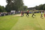 Valkenswaard, 4 Juni 2006
Finaledag KLM Ladies Open 2006 Eindhovensche Golf
De winnares uit Frankrijk, Stephanie Arricau met de greenkeepers van de Eindhovensche golf