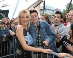 Tilburg, 12 Juni 2007
TROS Zomertoer op de Heuvel
Anny Schilder      
Annie Schilder met fans