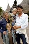 Kaatsheuvel 17 juni 2007
Bn ers in de efteling. Babette v Veen met Bas Westerweel en kinderen
