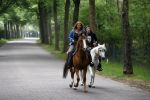 Bosch e Duin 3 juni 2007
Belinda Meuldijk en Thierry Duval paardrijden vanuit thuis.