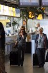 Schiphol 6 juni 2007
Thiery Duval Belinda Meuldijk en haar moeder op schiphol. Ze gaan naar haar vader toe die 85 jaar oud wordt in Spanje. Ze krijgen over de telefoon te horen dat ze de rechtzaak tegen prive gewonnen hebben. Thiery draagt t shirt met naam advocaat.