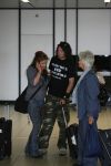 Schiphol 6 juni 2007
Thiery Duval Belinda Meuldijk en haar moeder op schiphol. Ze gaan naar haar vader toe die 85 jaar oud wordt in Spanje. Ze krijgen over de telefoon te horen dat ze de rechtzaak tegen prive gewonnen hebben. Thiery draagt t shirt met naam advocaat.