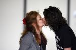 Schiphol 6 juni 2007
Thiery Duval Belinda Meuldijk en haar moeder op schiphol. Ze gaan naar haar vader toe die 85 jaar oud wordt in Spanje. Ze krijgen over de telefoon te horen dat ze de rechtzaak tegen prive gewonnen hebben. Thiery draagt t shirt met naam advocaat.