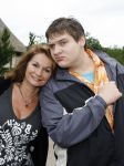 Kaatsheuvel 16 juni 2007
Belinda Meuldijk met zoon Yoshi en vriend Thierry Duval in de efteling.