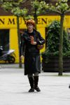 Amsterdam 10 mei 2007
Chazia Mourali winkelend op de cornelis schuytstraat.