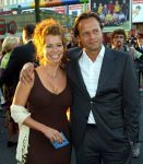 Amsterdam 2 september 2002
Premiere Oesters van Namkee in Pathe Arena
Frederique Huydts met vriend Daniel de Lange