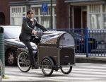 Amsterdam 12 mei 2007
Edwin de Roy v Zuijdewijn met hond in bakfiets.