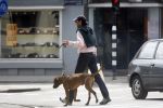 Amsterdam 30 mei 2007
Edwin de Roy v Zuydewijn met zijn hond op straat.