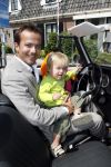 Ouderkerk aan de Amstel 24 mei 2007
Geert Hoes met zijn zoon Robijn en vriendin Manuela bij presentatie kinderkleding lijn Lief van Geert Hoes.