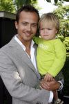 Ouderkerk aan de Amstel 24 mei 2007
Geert Hoes met zijn zoon Robijn en vriendin Manuela bij presentatie kinderkleding lijn Lief van Geert Hoes.