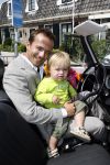 Ouderkerk aan de Amstel 24 mei 2007
Geert Hoes met zijn zoon Robijn en vriendin Manuela bij presentatie kinderkleding lijn Lief van Geert Hoes.