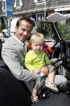 Ouderkerk aan de Amstel 24 mei 2007
Geert Hoes met zijn zoon Robijn en vriendin Manuela bij presentatie kinderkleding lijn Lief van Geert Hoes.