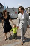 Ouderkerk aan de Amstel 24 mei 2007
Geert Hoes met zijn zoon Robijn en vriendin Manuela bij presentatie kinderkleding lijn Lief van Geert Hoes.