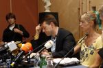 Amsterdam 7 juni 2007
De ouders van de ontvoerde Madeleine Mc Cann geven persconferentie in het Hilton. Gerry en Kate Mc Cann zijn op doorreis in Europa om overal aandacht te krijgen voor de ontvoering.