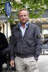 Amsterdam 12 mei 2007
Gordon winkelend op de pc hooftstraat met Christine Kroonenberg . Op straat kwam hij 4 dames tegen met by Gordon shirts.