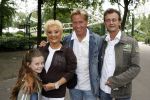 Kaatsheuvel 17 juni 2007
Bn ers in de efteling. Ton en Hanny Veerkamp met zoon en kleindochter