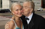 Rotterdam 23 mei 2007
Premiere Kuifje in het nieuwe luxor theater. Henk v d Meyden kussen met zijn vrouw Monica Strotman