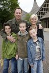 Kaatsheuvel 17 juni 2007
Bn ers in de efteling. Jochem v Gelder met zoons en vrouw