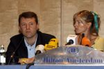 Amsterdam 7 juni 2007
De ouders van de ontvoerde Madeleine Mc Cann geven persconferentie in het Hilton. Gerry en Kate Mc Cann zijn op doorreis in Europa om overal aandacht te krijgen voor de ontvoering.