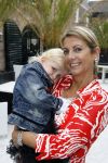 Naarden 21 mei 2007
Presentatie boek Supermom's stijlgids van Vivian Ewbank Reijs in het Arsenaal. Meddy Claus met Day Ewbank
