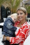 Naarden 21 mei 2007
Presentatie boek Supermom's stijlgids van Vivian Ewbank Reijs in het Arsenaal. Meddy Claus met Day Ewbank