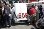 Brescia 17 mei 2007
Start van de 80e mille miglia. State of art is daar een van de sponsors.  Mercedes 300 slr. In deze wagen heeft Stirling Moss het snelste de mille miglia gereden