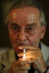 Utrecht 23 mei 2007
Advocaat Piet Doedens met sigaret op zijn kantoor.