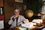 Utrecht 23 mei 2007
Advocaat Piet Doedens met sigaret op zijn kantoor.