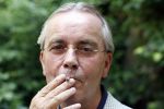 Utrecht 23 mei 2007
Advocaat Piet Doedens met sigaret op zijn kantoor.