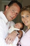 Capelle aan de Ijssel 12 juni 2007
Rob Geus met zijn vrouw en hun baby / dochter Esmee.